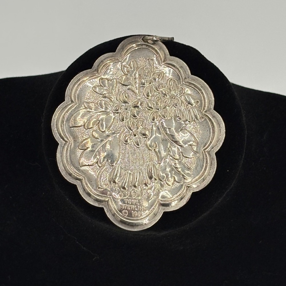 Towle Sterling Silver Ornament 1984 Floral Hawthorn Medallion Vintage 80s